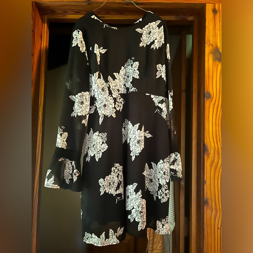 Xhilaration black/white business casual dress - size medium